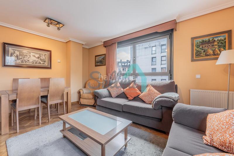 Foto f989ae01-d3c4-494e-a1e2-a0614d86a66d. Rent flat with heating parking in Huca - La Cadellada Oviedo