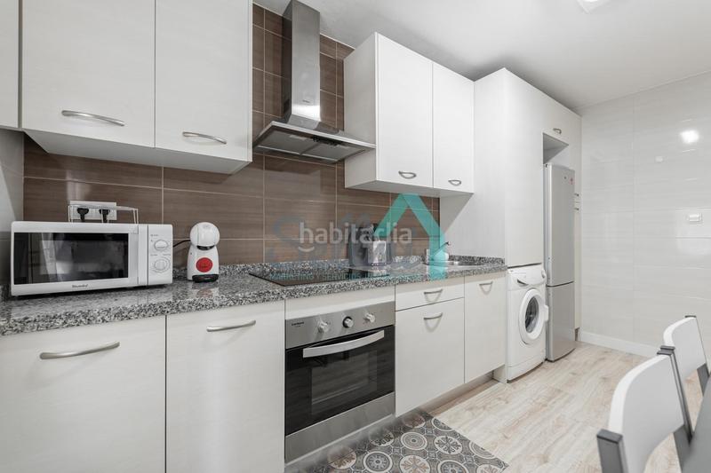 Foto 3151b420-c6bf-452a-86b7-0e352c6cf800. Rent flat with heating in Salesas - Foncalada - Campoamor Oviedo