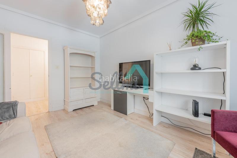 Foto 754fec04-893f-457d-bd0e-1e2d97c353d6. Rent flat with heating in Salesas - Foncalada - Campoamor Oviedo