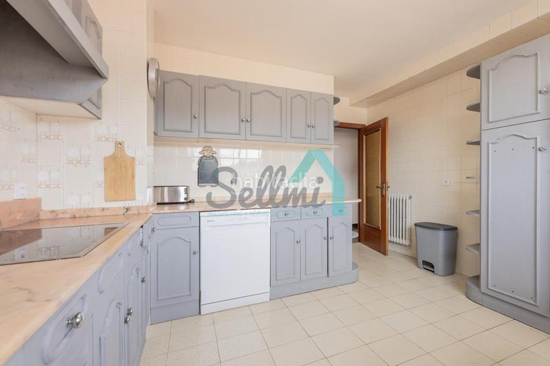 Foto 60b80a8f-5926-41bb-aa24-367f122a923d. Rent flat with heating in Fontán Oviedo
