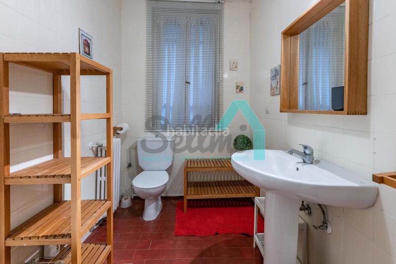 Foto a35c27ac-5fca-434a-959b-100242cd18fe. Alquiler piso en Auditorio - Seminario - Parque de Invierno Oviedo