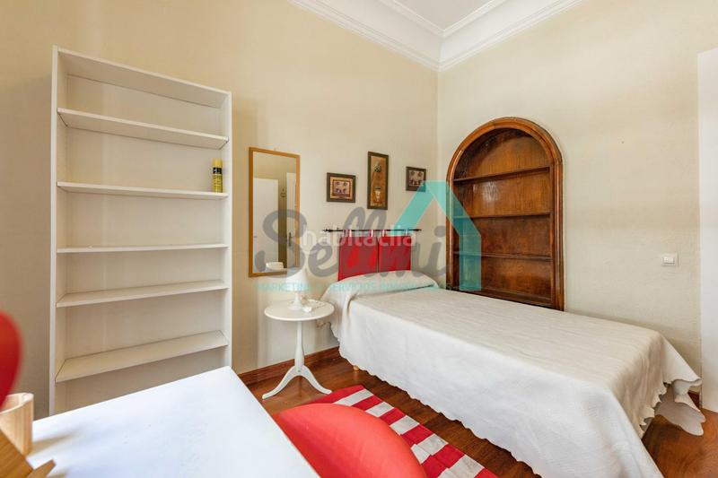 Foto e72c21cf-3ca5-4ddd-bfcc-d7aaed5385ab. Alquiler piso en Auditorio - Seminario - Parque de Invierno Oviedo