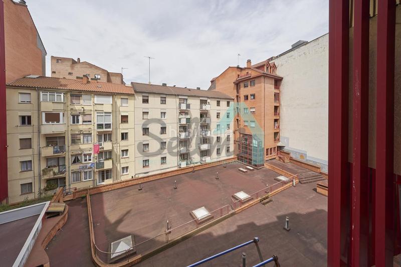 Foto 7f54e9a1-81e0-4b85-a749-ac0fdd707cb9. Miete etagenwohnung mit heizung in Auditorio - Seminario - Parque de Invierno Oviedo