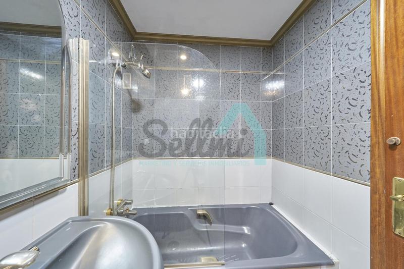 Foto 130cad2b-dec5-41f4-89fc-d419cdfa23b4. Rent flat with heating in Auditorio - Seminario - Parque de Invierno Oviedo