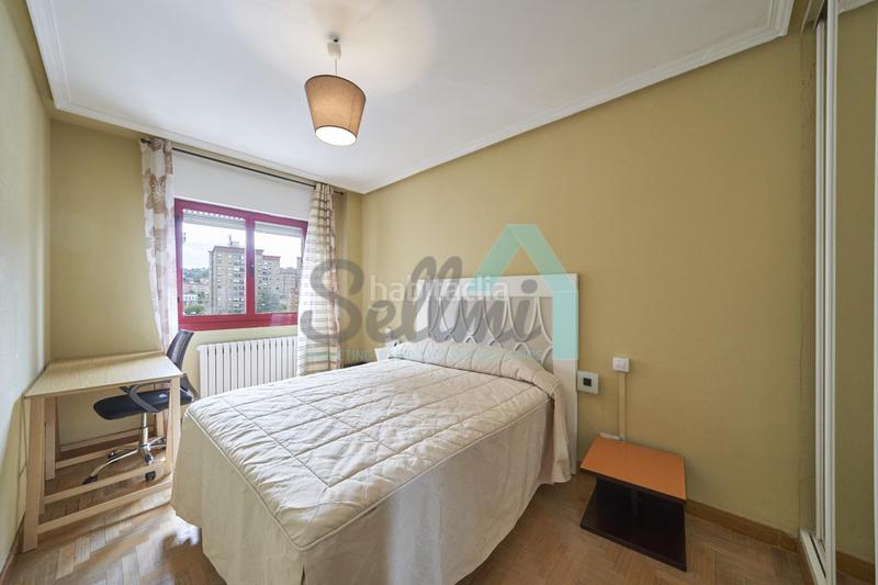 Foto 168765a0-8b79-4251-8aa9-6f37bba824b4. Rent flat with heating in Auditorio - Seminario - Parque de Invierno Oviedo