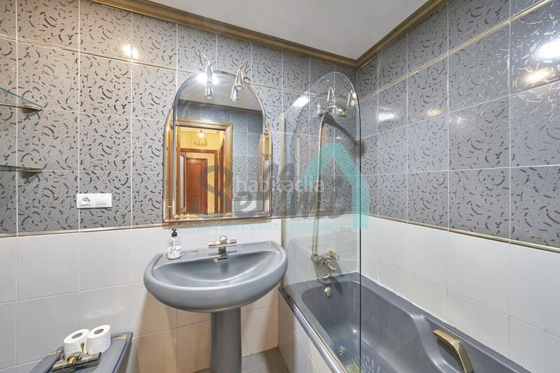 Foto 438b01bd-bdf5-40ff-a590-dfa0f0e9b6b9. Rent flat with heating in Auditorio - Seminario - Parque de Invierno Oviedo