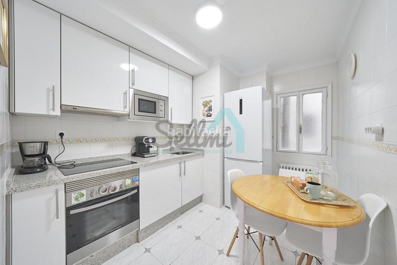 Foto 41aba186-8e01-49e8-b9a1-9bad1e97c29d. Rent flat with heating in Masip Oviedo