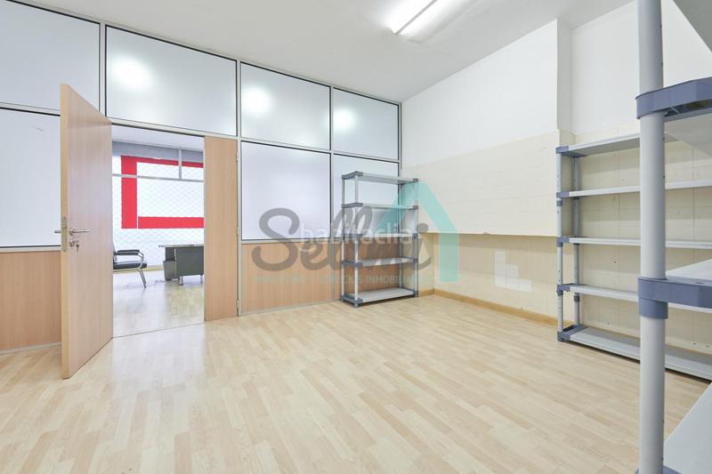 Foto cdf245fb-0ba3-44db-b3db-173dd4422fa4. Alquiler local comercial en Ceares Gijón