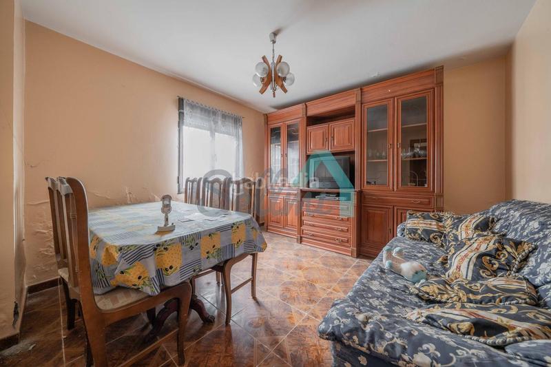 Foto 400fb758-847a-4a34-83c7-f83949ee3870. Casa adossada a Lada Langreo