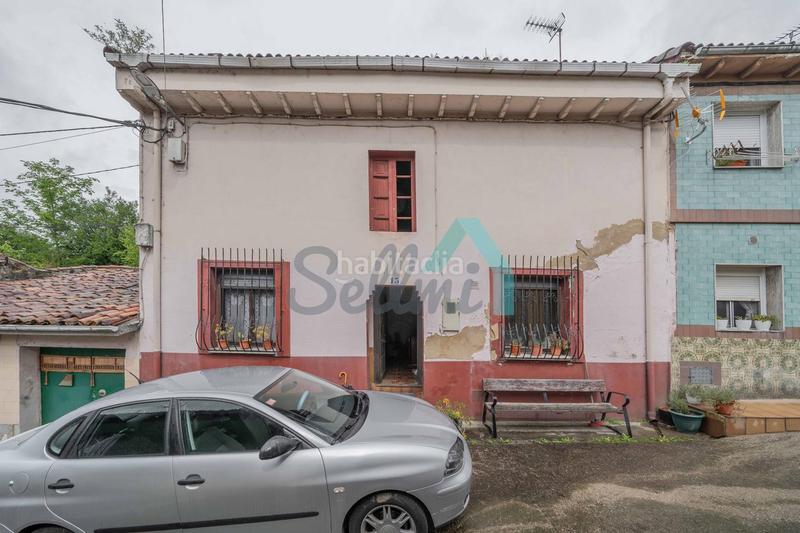 Foto 430cb682-080f-4f7b-895e-b7699fcc61f5. Casa adossada a Lada Langreo