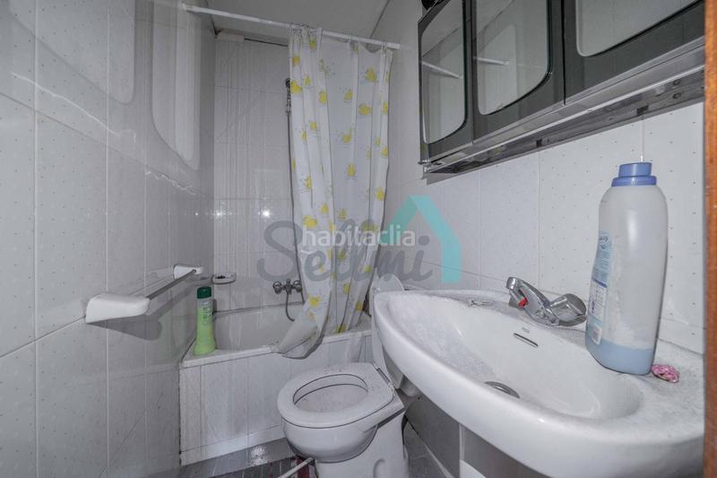 Foto 4904adc9-a2d3-40bd-b922-38c5fcb0b874. Casa adossada a Lada Langreo