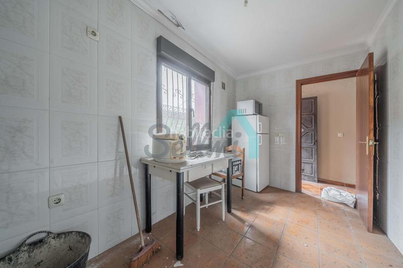 Foto 512f2b21-a7bb-4710-aba0-4855b0b13685. Casa adossada a Lada Langreo