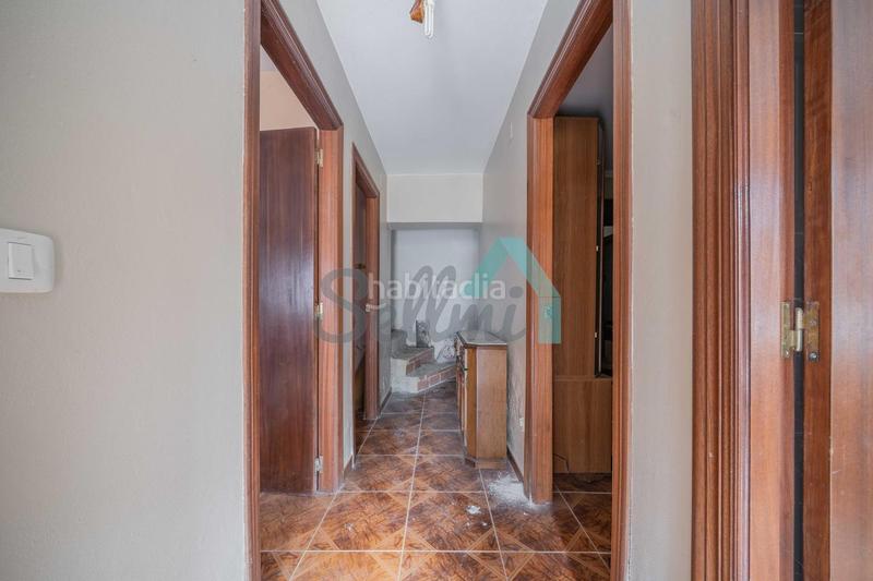 Foto b42798f0-d29a-4fda-8058-9ff23891fbba. Casa adossada a Lada Langreo