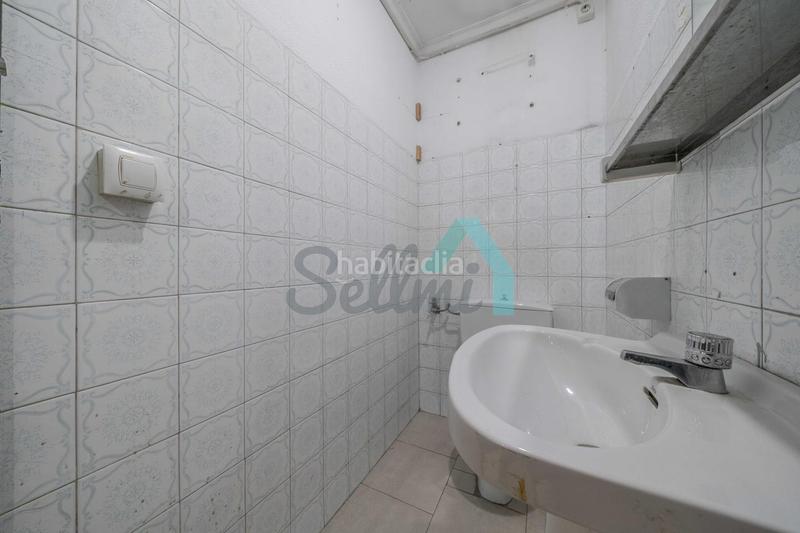 Foto 3711a50b-e1fa-453d-b381-cf99f469162c. Alquiler local comercial en Auditorio - Seminario - Parque de Invierno Oviedo