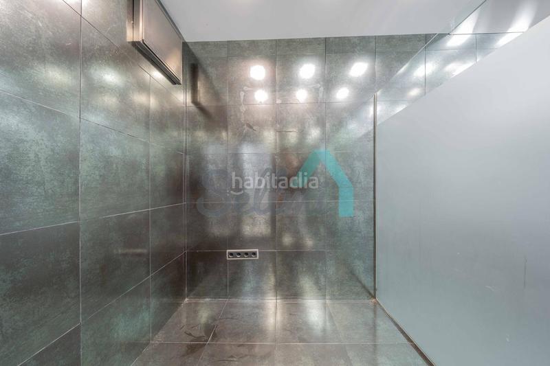 Foto 1c7e90e7-9628-488b-b0fd-f81af1ed8242. Location local commercial dans Auditorio - Seminario - Parque de Invierno Oviedo