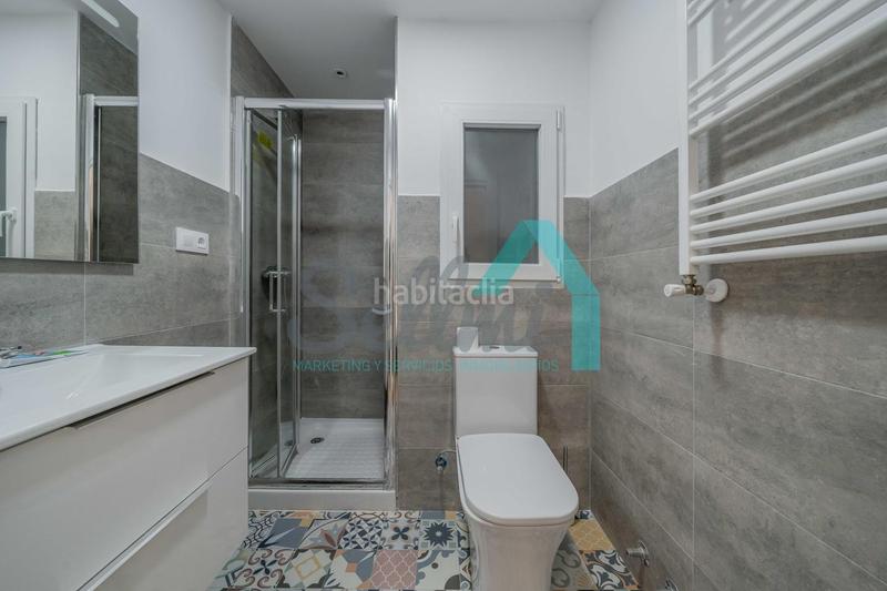 Foto 42336fba-7b4a-443c-b9d0-7b494b6e0e75. Rent ground floor with heating in San Lázaro - Otero - Villafría Oviedo