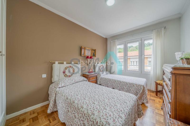 Foto 4a005c10-f0b3-486b-8cc4-02af9d4379f3. Miete etagenwohnung in Luanco-Aramar-Antromero Gozón