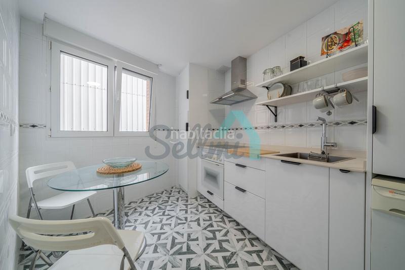 Foto aa0bd8c8-e193-46f5-809d-084dde46aa0e. Miete etagenwohnung in Luanco-Aramar-Antromero Gozón