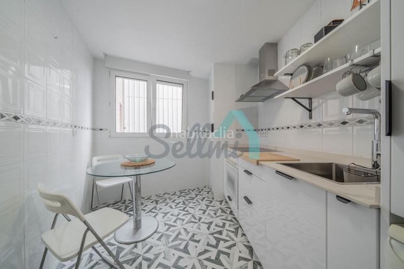 Foto f3354117-adda-4dd4-84fe-0422f29100fd. Miete etagenwohnung in Luanco-Aramar-Antromero Gozón