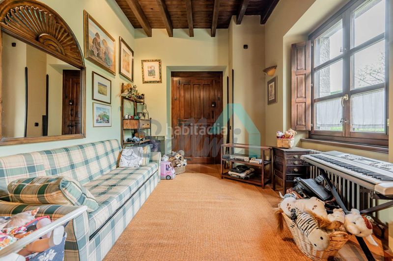 Foto 97ac1456-6315-4b11-a374-e0c2336914da. Casa amb calefacció aparcament a Buenavista Oviedo