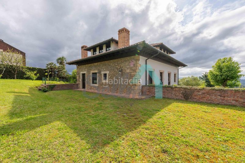 Foto 9d5eaf7f-b393-4e2f-903e-4ac924abe36c. Casa amb calefacció aparcament a Buenavista Oviedo