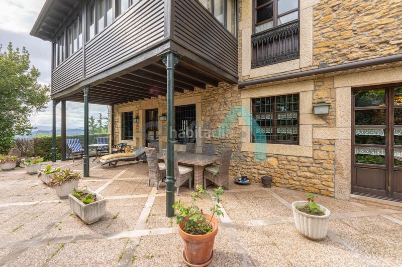 Foto add614b9-a393-47ff-b93e-5cc1be34bd15. Casa amb calefacció aparcament a Buenavista Oviedo