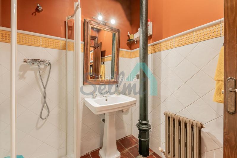 Foto 48347bed-7bc9-4a40-b400-273503926d4f. Casa amb calefacció aparcament a Buenavista Oviedo