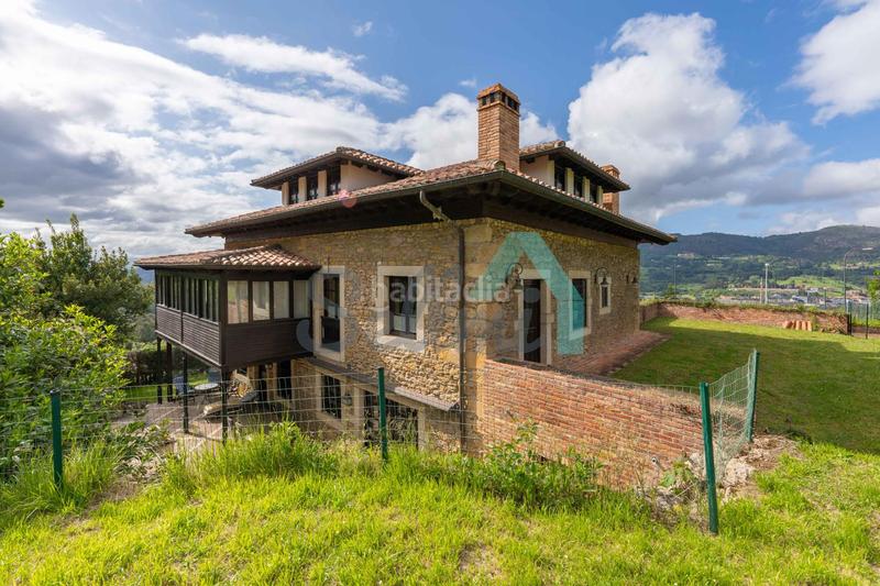 Foto 86de2e7b-9c0d-498d-a984-eb78545a68e6. Casa amb calefacció aparcament a Buenavista Oviedo