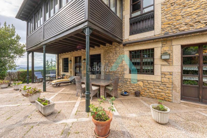 Foto add614b9-a393-47ff-b93e-5cc1be34bd15. Casa amb calefacció aparcament a Buenavista Oviedo