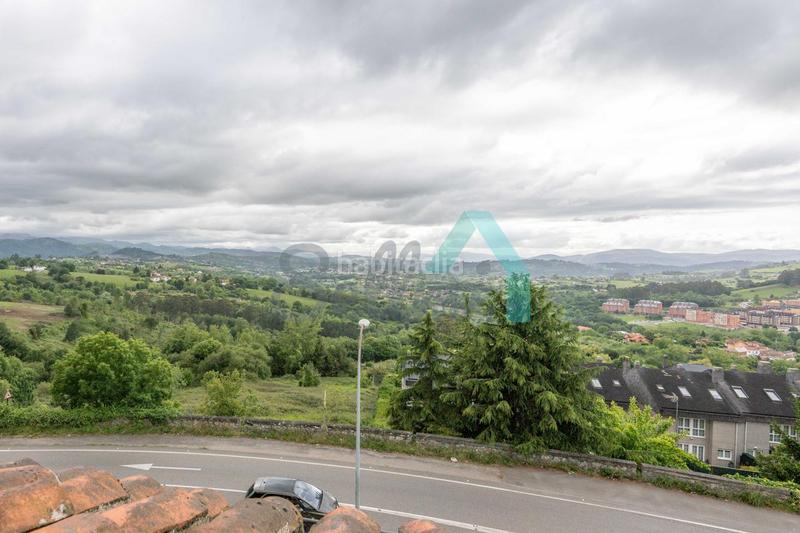 Foto ae0b6789-8475-4cfb-b22a-9aa135db0a63. Casa amb calefacció aparcament a Buenavista Oviedo