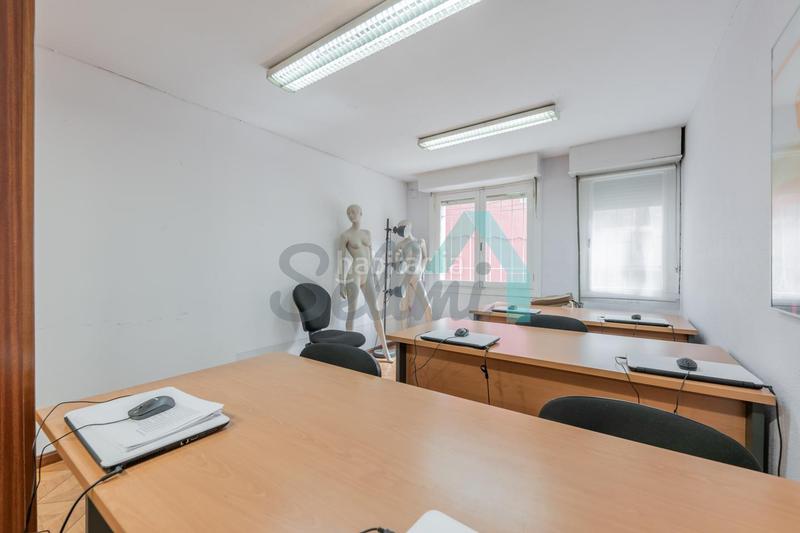 Foto 65418c85-8344-4ae0-b946-1c0afc3f229b. Miete büro mit heizung in Parque San Francisco - Uría Oviedo