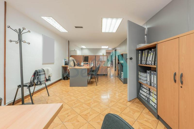 Foto a58c2df9-bf7f-47ec-8bf3-84462751a073. Miete büro mit heizung in Parque San Francisco - Uría Oviedo