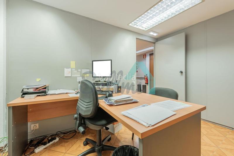 Foto e9e7ef62-c317-47f8-80b8-c0e0ddcf9b07. Miete büro mit heizung in Parque San Francisco - Uría Oviedo