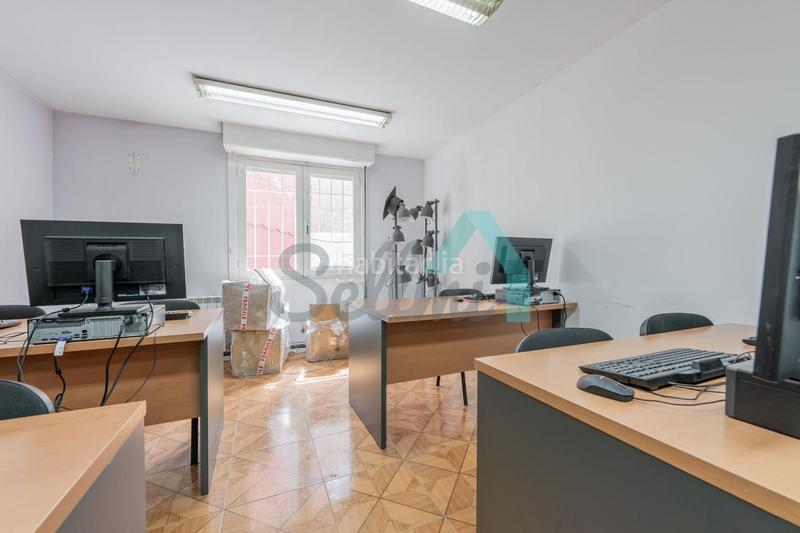 Foto f34ec92c-9982-49c7-adca-6a84ce098f04. Miete büro mit heizung in Parque San Francisco - Uría Oviedo