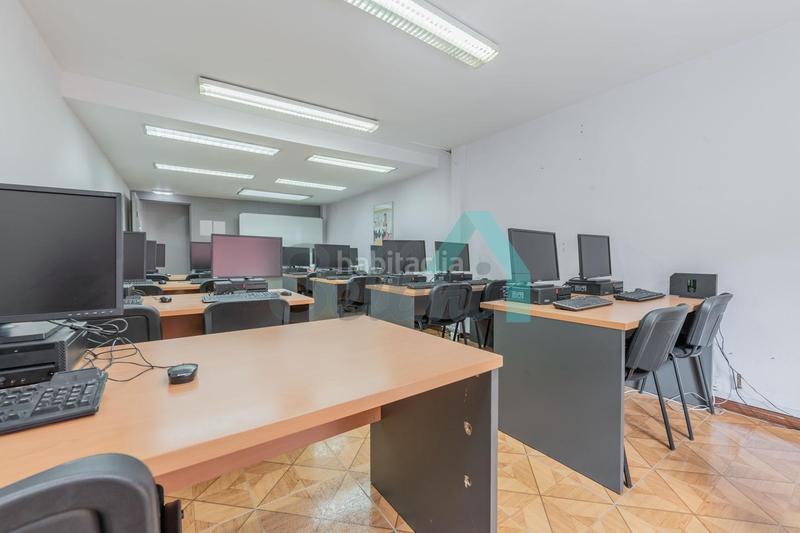 Foto 193ecfc2-4027-40d0-83ff-f590261339bd. Rent office space with heating in Parque San Francisco - Uría Oviedo