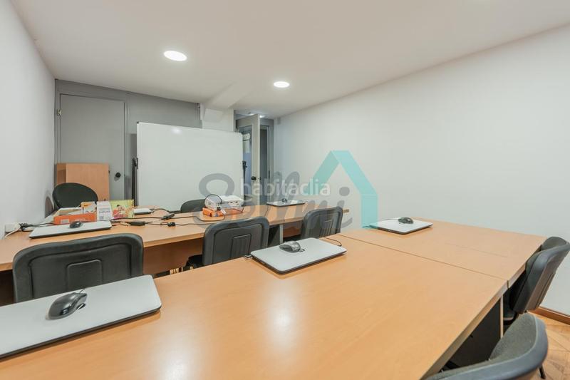 Foto 83c171c9-d8ac-4e87-bf9a-c07028f8fb5c. Rent office space with heating in Parque San Francisco - Uría Oviedo