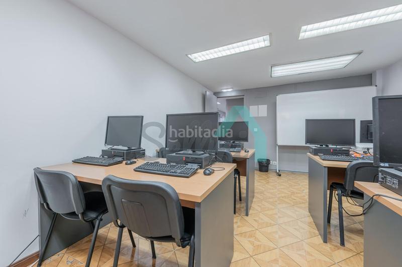 Foto 9ed3e89b-2884-446d-bc59-4557329e3d7c. Rent office space with heating in Parque San Francisco - Uría Oviedo