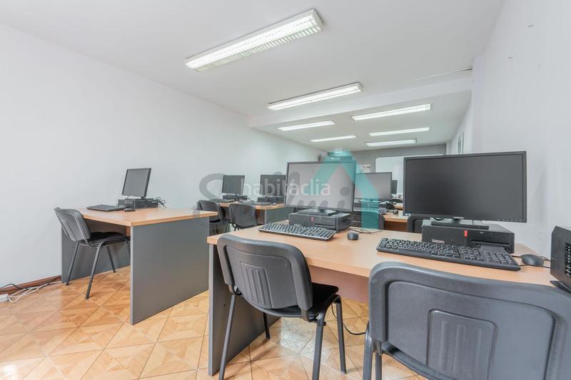 Foto e166fd6f-d7b5-4829-b9cd-d73f46260518. Rent office space with heating in Parque San Francisco - Uría Oviedo