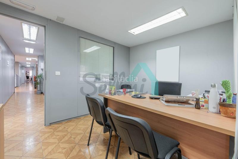 Foto f79ac613-0bcb-4b80-9b22-f7c7abe43304. Rent office space with heating in Parque San Francisco - Uría Oviedo