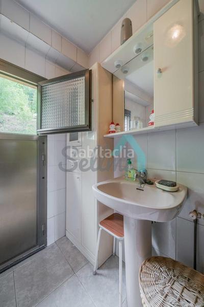 Foto 0371a55d-e3ab-4ad2-abff-f7d6d216aa10. Casa aparellada amb calefacció aparcament a Vibaña-Ardisana-Caldueño Llanes