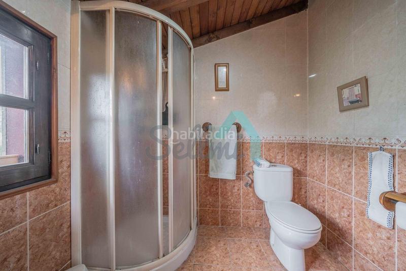 Foto 03888a32-9652-43b8-be1c-3b6a40ec3f25. Casa aparellada amb calefacció aparcament a Vibaña-Ardisana-Caldueño Llanes