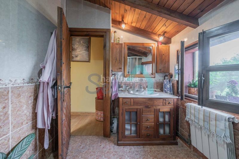 Foto 418b1902-8e41-4d8a-96d3-4523f5073b71. Casa aparellada amb calefacció aparcament a Vibaña-Ardisana-Caldueño Llanes