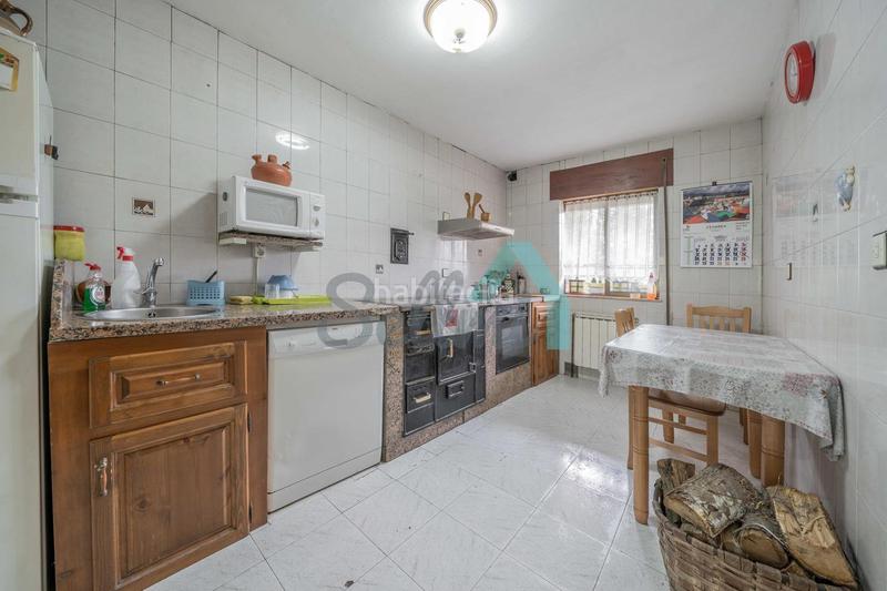 Foto 735e8345-6b66-4b91-9082-e9a50744a003. Casa aparellada amb calefacció aparcament a Vibaña-Ardisana-Caldueño Llanes