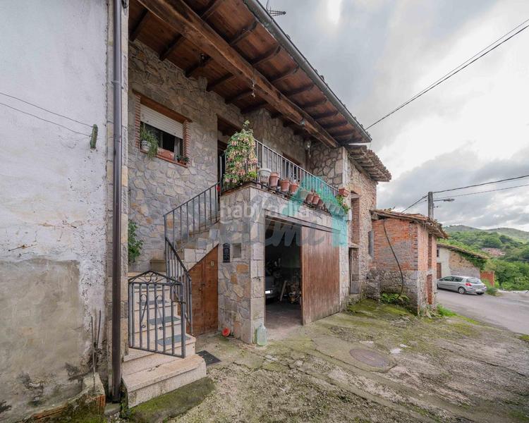 Foto a45bf740-9970-4839-9090-873b1aa039e2. Casa aparellada amb calefacció aparcament a Vibaña-Ardisana-Caldueño Llanes