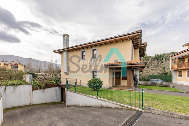 Foto ec560795-acf7-4856-880d-342d25836911. Casa aparellada amb calefacció aparcament a Llanes pueblo Llanes