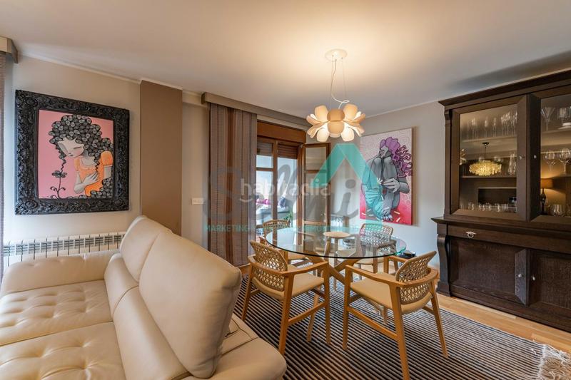 Foto f68a1ed3-49e3-4df0-838c-43ae6e1eac18. Casa aparellada amb calefacció aparcament a Llanes pueblo Llanes