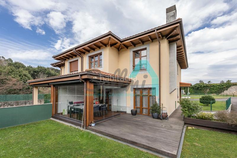 Foto 76b7ee39-8f6e-4064-b7b1-e7aae863406f. Doppelhaus mit heizung parking in Llanes pueblo Llanes