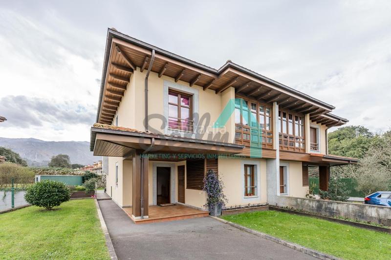 Foto 959cee0b-a0e5-48f3-8c40-63456026e006. Doppelhaus mit heizung parking in Llanes pueblo Llanes