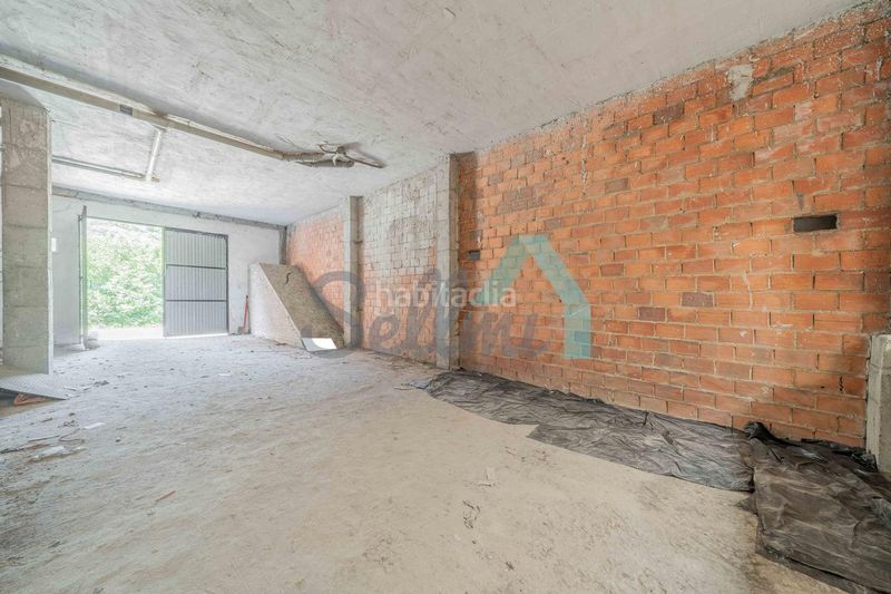 Foto a65cd9b7-d88d-4082-a3f3-f23cb3bd4f6d. Business premise in Aller