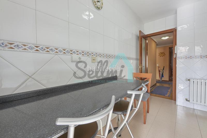 Foto 2084e41d-2d9f-4e4f-b4d6-52831b9ca9b6. Rent flat with heating pool in Viesques Gijón